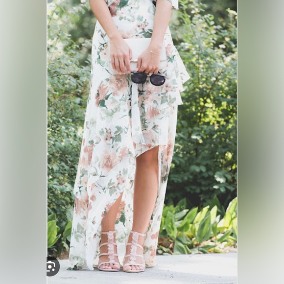 Le Chateau Women’s Chiffon Cold Shoulder Dress - Picture 4 of 8